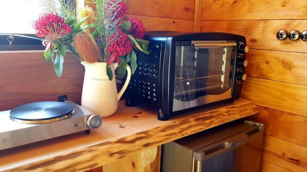 Rustic Hut Bush Retreat Bed & Breakfast Penguin Eksteriør bilde